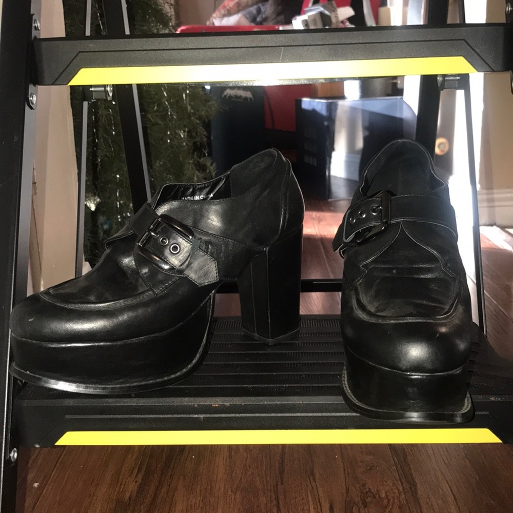 Black Platform Buckle Shoes